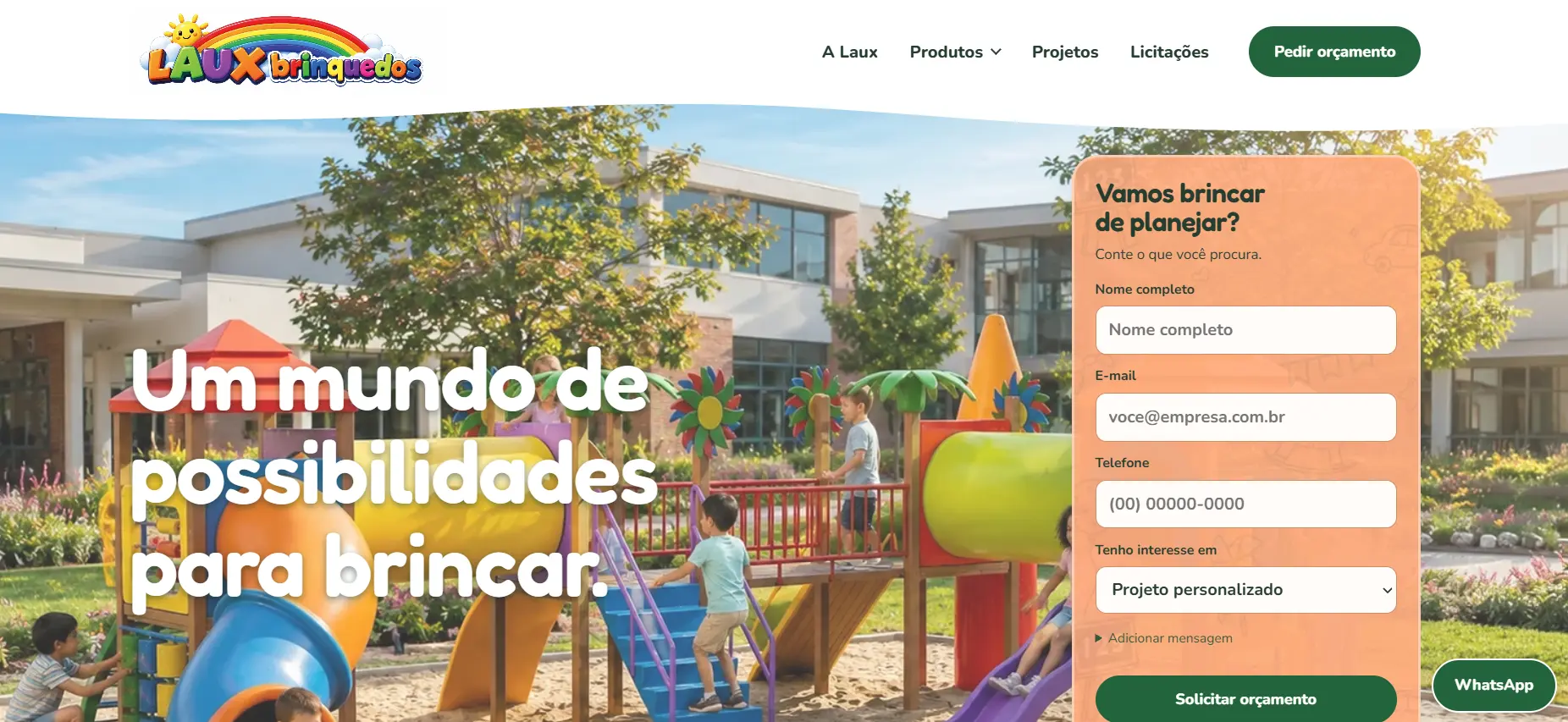 Sitio de Laux Brinquedos con formulario de cotización en la portada